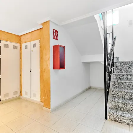 Apartment Calle Pola De Siero 38 , Two Bedroom Near Locos With Large Terrace And Air Conditioning In Every Room,
