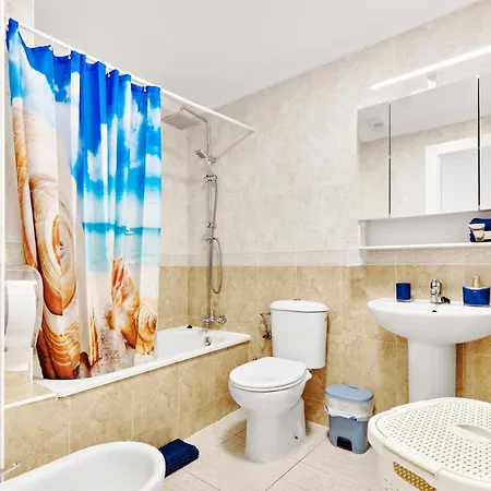 Calle Pola De Siero 38 , Two Bedroom Near Locos With Large Terrace And Air Conditioning In Every Room, Apartment Torrevieja