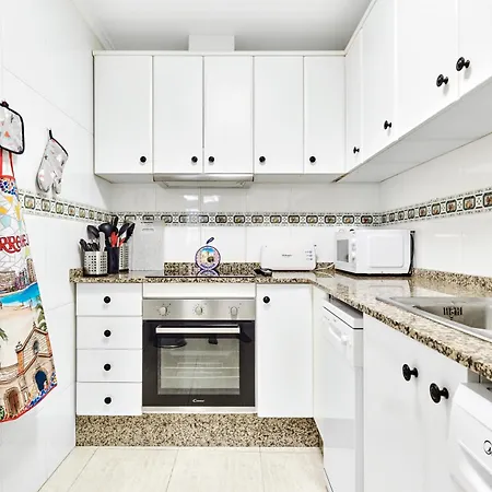 Calle Pola De Siero 38 , Two Bedroom Near Locos With Large Terrace And Air Conditioning In Every Room,