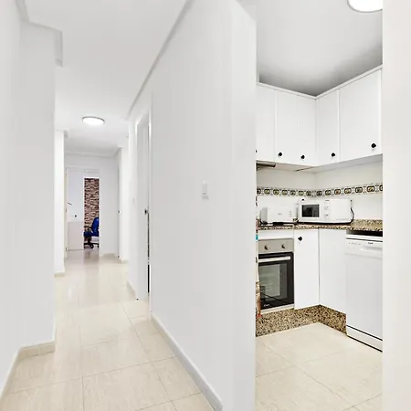 Calle Pola De Siero 38 , Two Bedroom Near Locos With Large Terrace And Air Conditioning In Every Room, Apartment Torrevieja