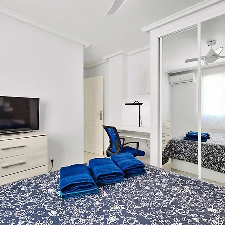 Calle Pola De Siero 38 , Two Bedroom Near Locos With Large Terrace And Air Conditioning In Every Room,