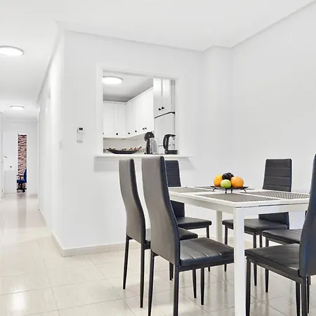 Calle Pola De Siero 38 , Two Bedroom Near Locos With Large Terrace And Air Conditioning In Every Room,